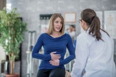 woman-talking-to-a-doctor-to-consult-for-ibs
