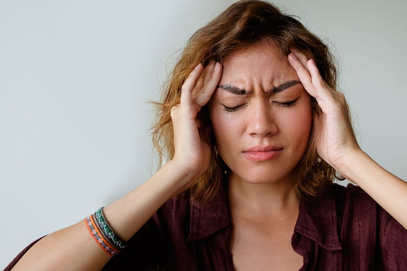 woman having cbd migraines