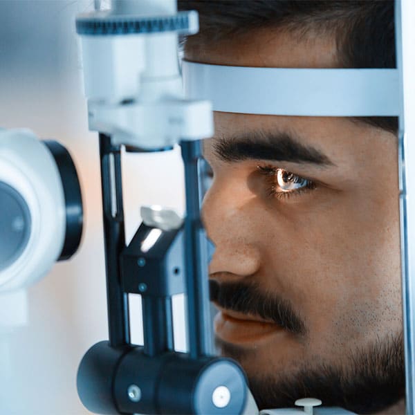 man taking an eye test for glaucoma cbd benefits page